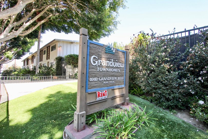The address on the sign for Grandview Townhomes