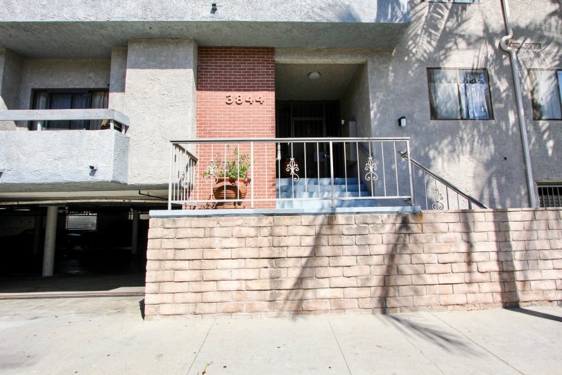 The address for Pacific Stuidos on the building in Mar Vista, California