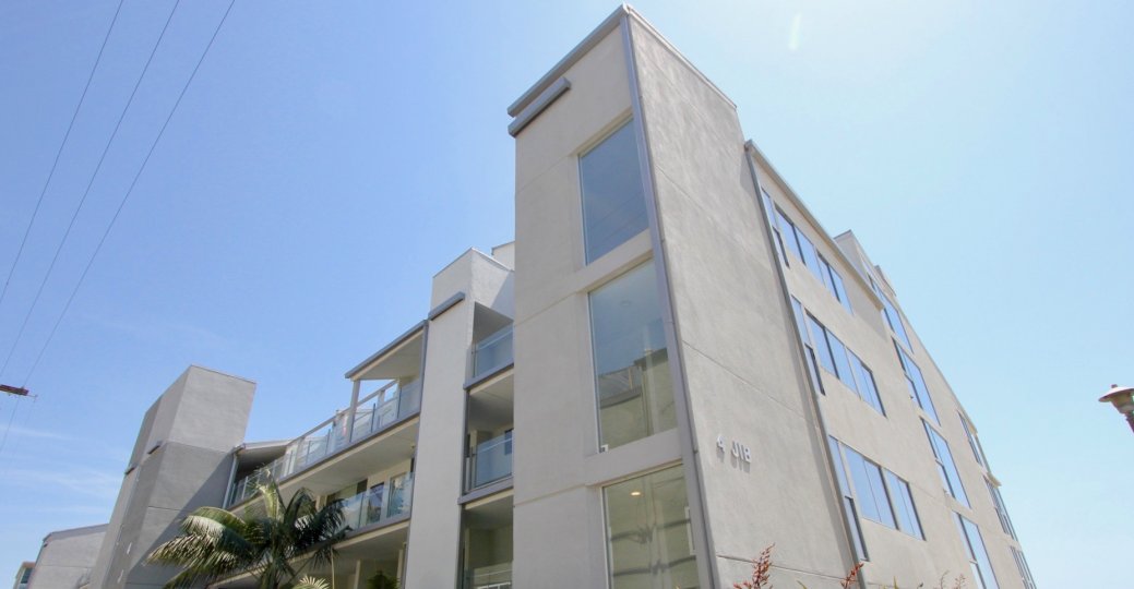 majestic and modern 4 Jib building in Marina Del Rey, California