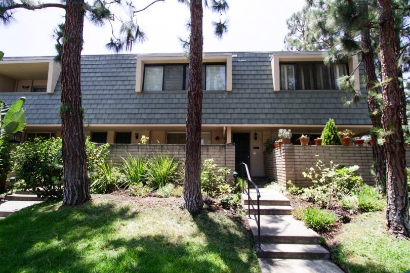 The entrance into Villa Antibes in Marina Del Rey