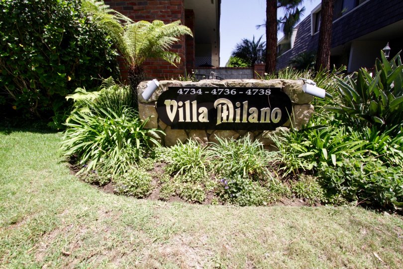 The sign welcoming you into Villa Milano in Marina Del Rey