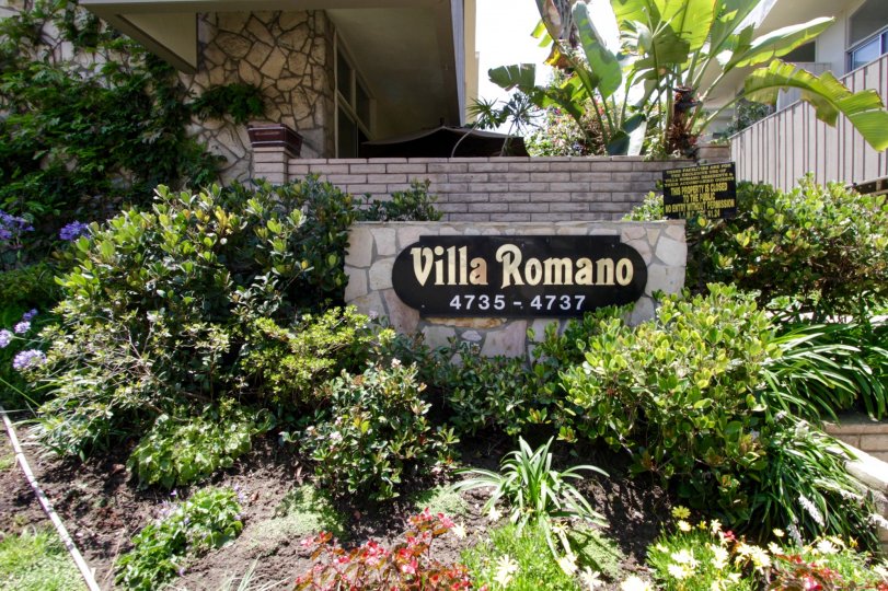The welcoming sign into Villa Romano in Marina Del Rey