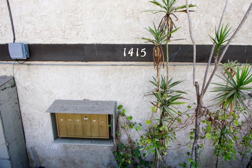 The address for 1415 El Sereno