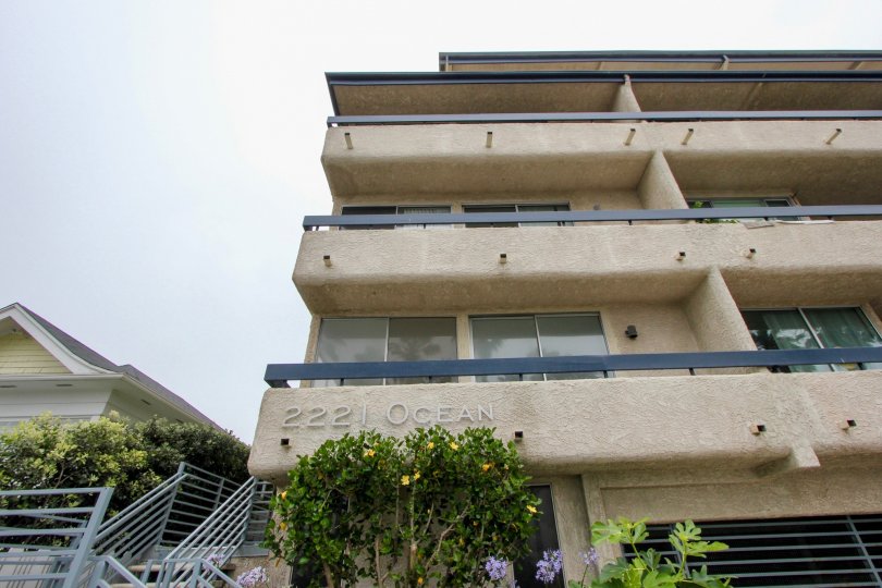 majestic brown architecture of 2221 Ocean, Santa Monica