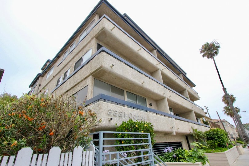 Nice looking apartment complex that overseas the road in beautiful area of Santa Monica.