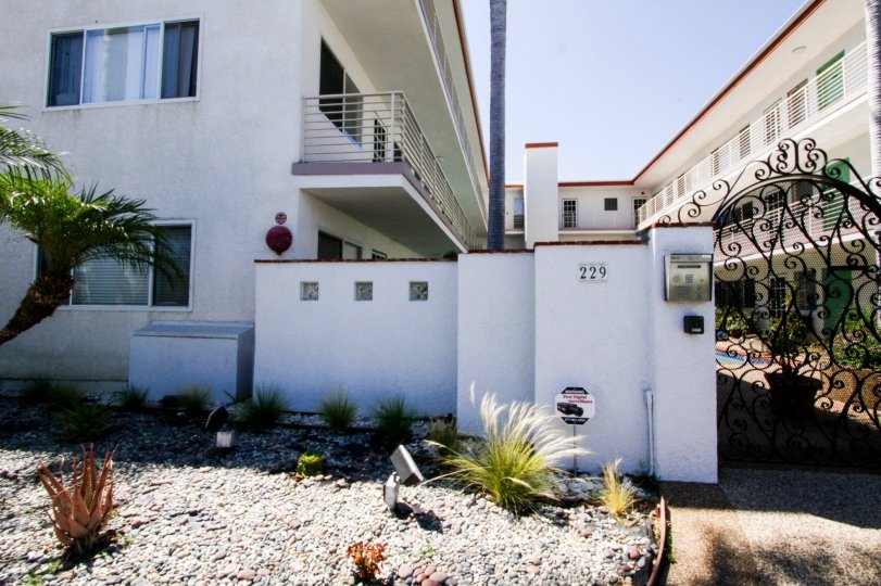 The building numbers of 229 Bicknell in Santa Monica