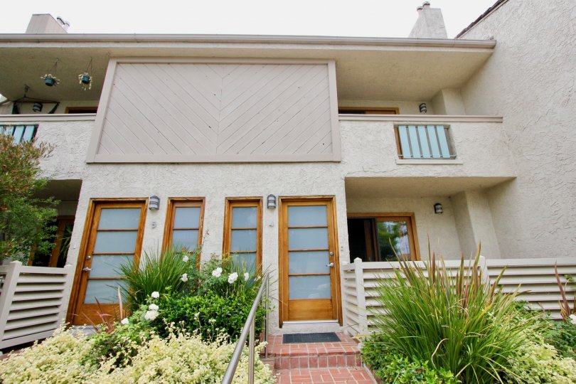 Attractive home in santa monica with large and brown doors