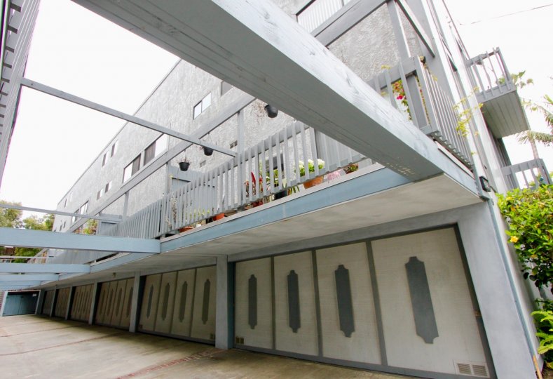 The Ocean Park Plaza in Santa Monica, California, features nice balconies