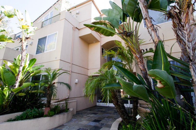The walkway into the Ocean Regency in Santa Monica