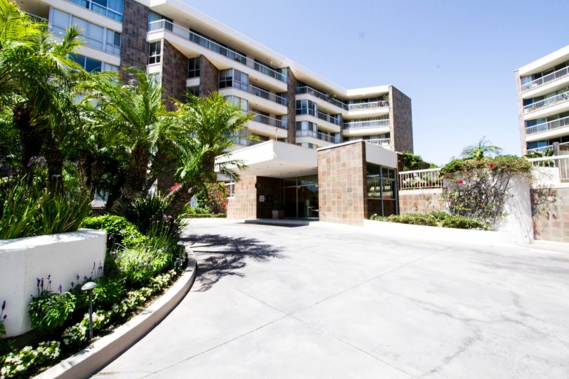 The entryway into Park Plaza