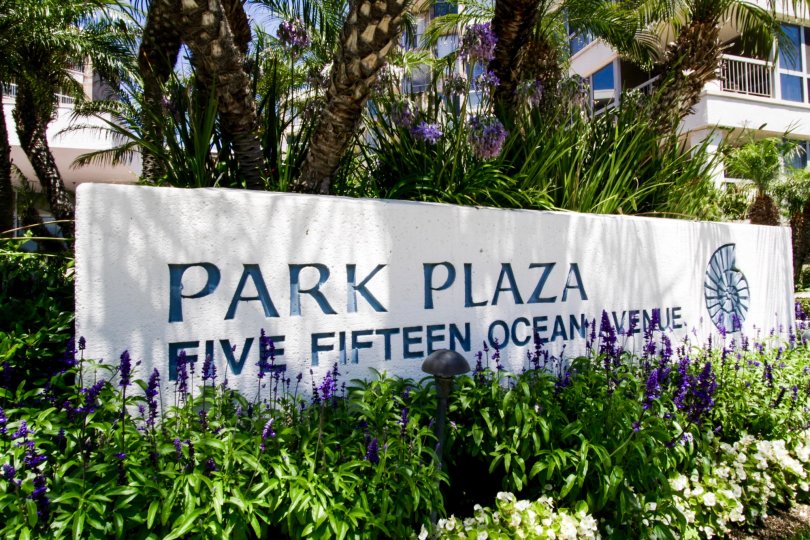 The wecloming sign into the Park Plaza