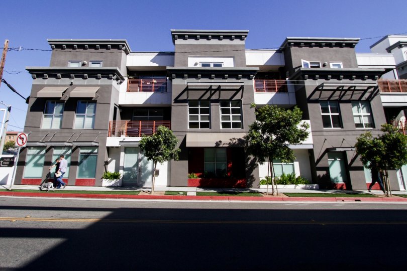 The sidewalk in front of Sailhouse Lofts in Santa Monica