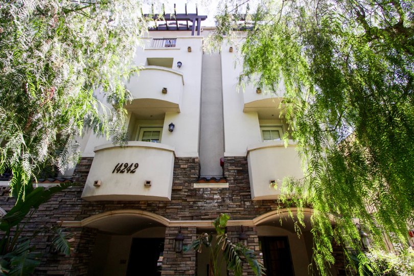 The balconies seen as 14242 Burbank Blvd