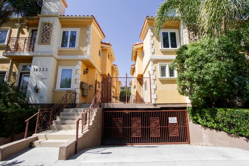 The garage gate at 14535 Margate St for parking