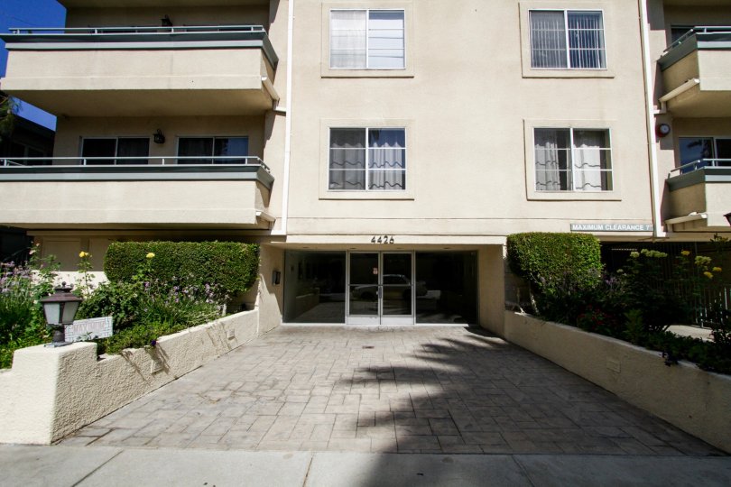 The entryway at 4426 Ventura Canyon Ave in Sherman Oaks