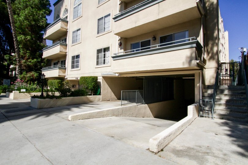 The parking for 4426 Ventura Canyon Ave