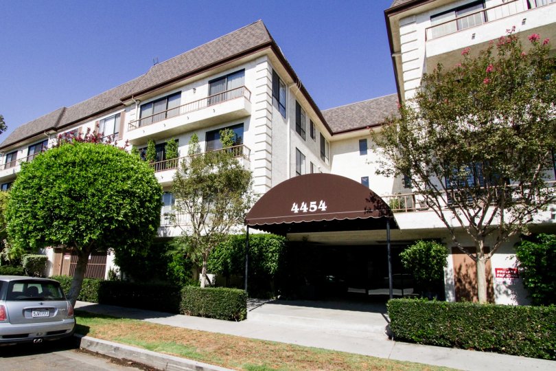 The covered entrance with the address for 4454 Ventura Canyon Ave