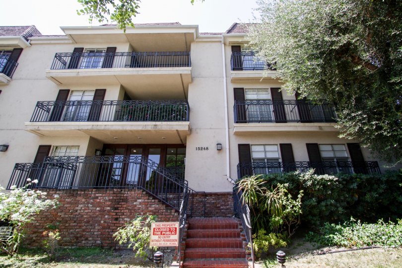 The entrance into Dickens Towers in Sherman Oaks