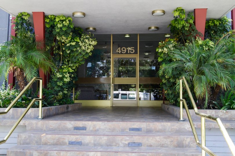The entrance into Parkridge in Sherman Oaks.
