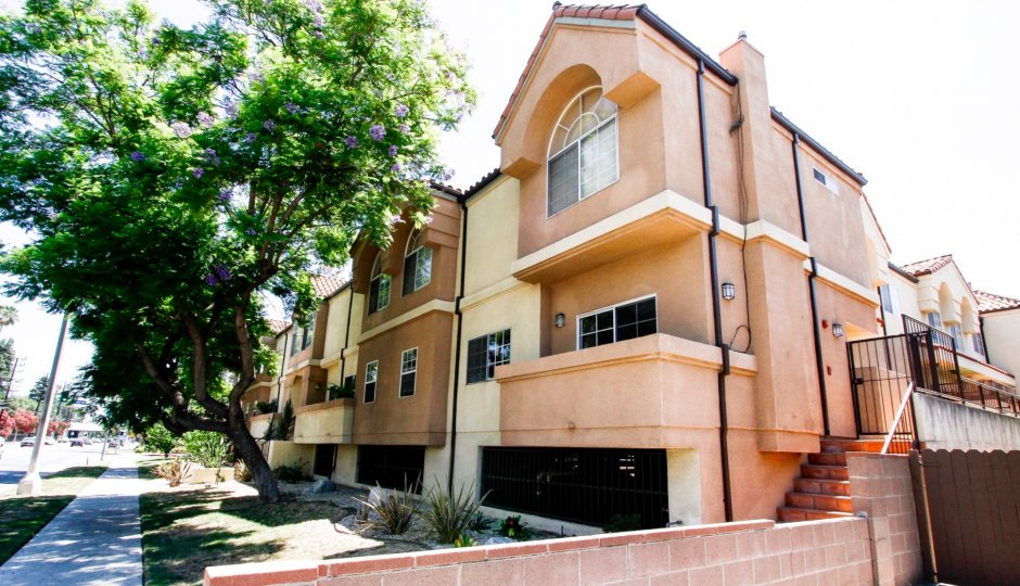 The gorgeous architecture of 11306 Moorpark in Studio City