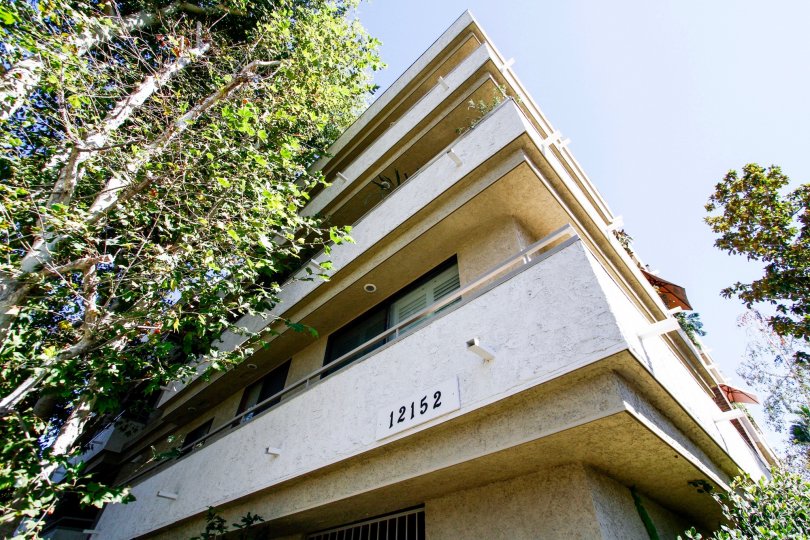 The address written on the balconies at 12152 Moorpark St