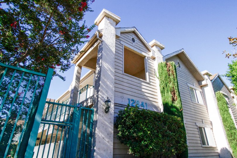 The address written on the buidling at 12841 Woodbridge St in Studio City