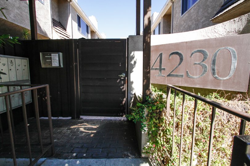 The address written on the building at 4230 Whitsett Ave in Studio City