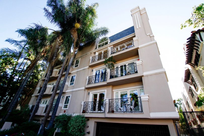 The Regent Mary Ellen building in Studio City