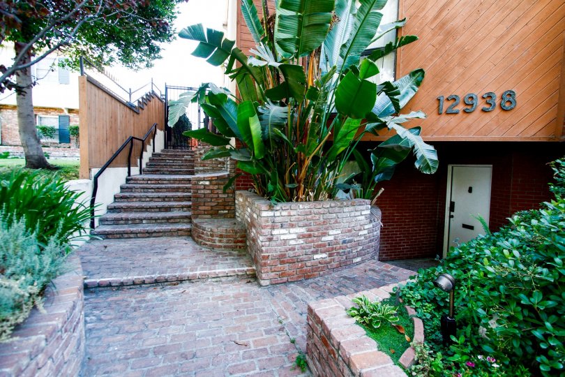 The walkway into the Valleyheart Regency in Studio City