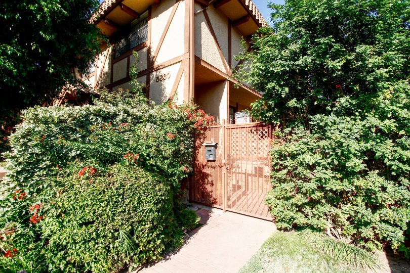 The gate at 5830 Etiwanda Ave in CA California