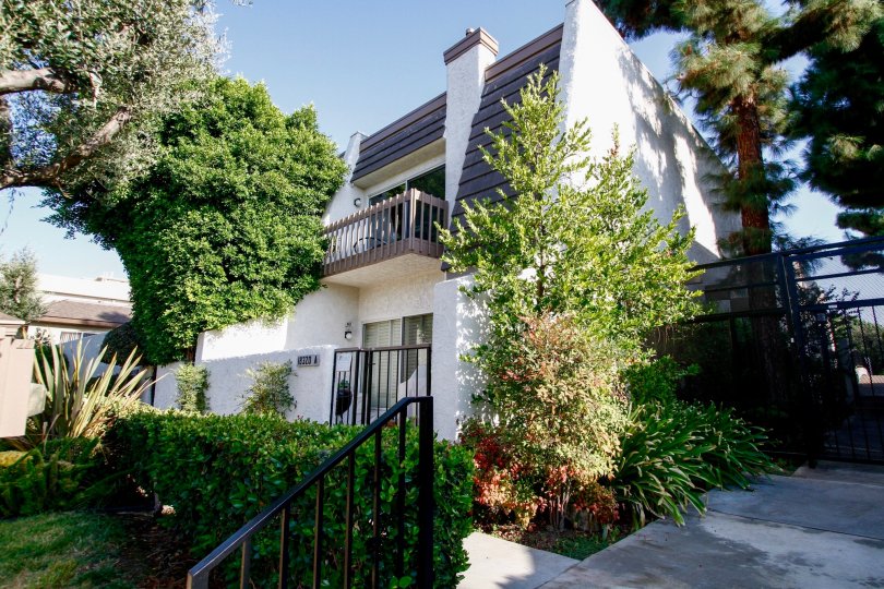 The landscaping around Tarzana Villas South