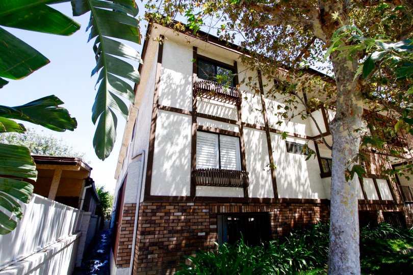 The Flagstone Chateaux building in Van Nuys