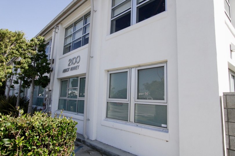 The front of the Bay City Lofts 2 building in Venice