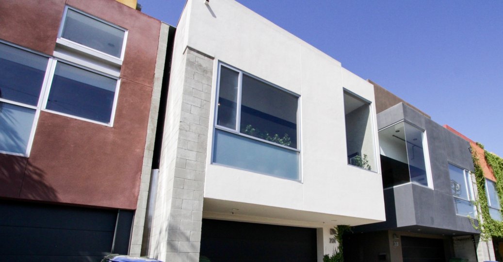 The window in Bay City Lofts in Venice