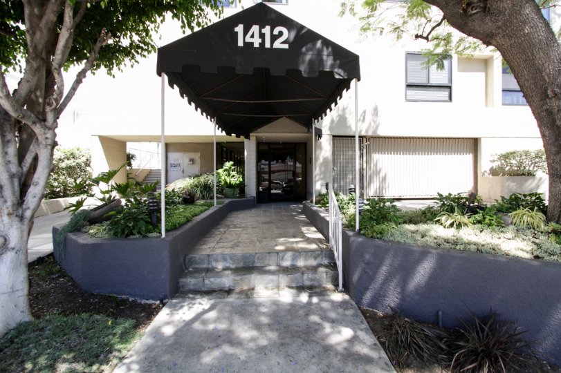 The address into De Voltaire in West Hollywood