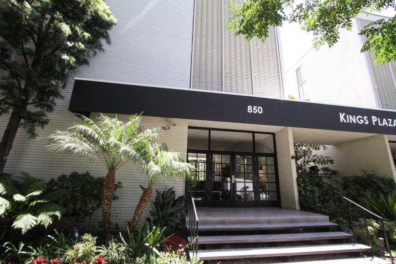 The entryway into Kings Plaza in West Hollywood