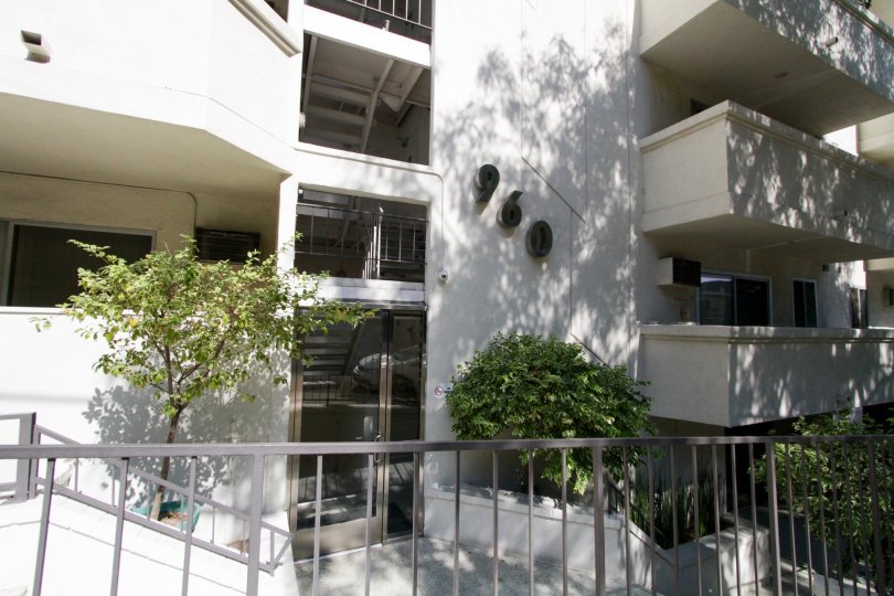 The address of Larrabee Manor at the entrance