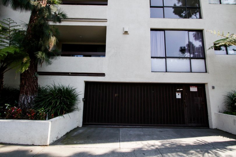 The drive up to the parking area for Orlando Waring in West Hollywood
