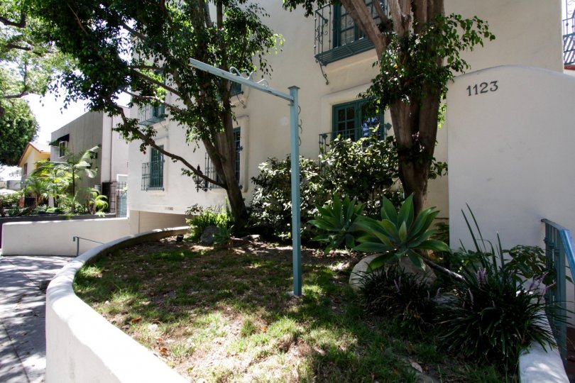 The landscaping around Villa Flores in West Hollywood
