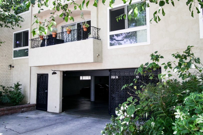 The parking for Villa Las Brisas