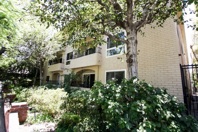The Villa Las Brisas building in West Hollywood