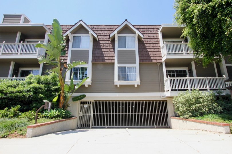 Superb finish of the front of apartment of Barry Avenue Vistas building, West La, California