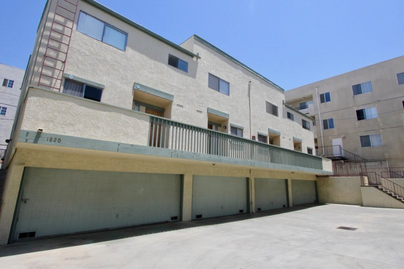 minimalistic looks of Butler Townhomes, West la, California