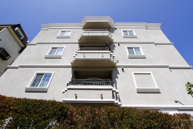 The balconies seen on the Federal Villas II building