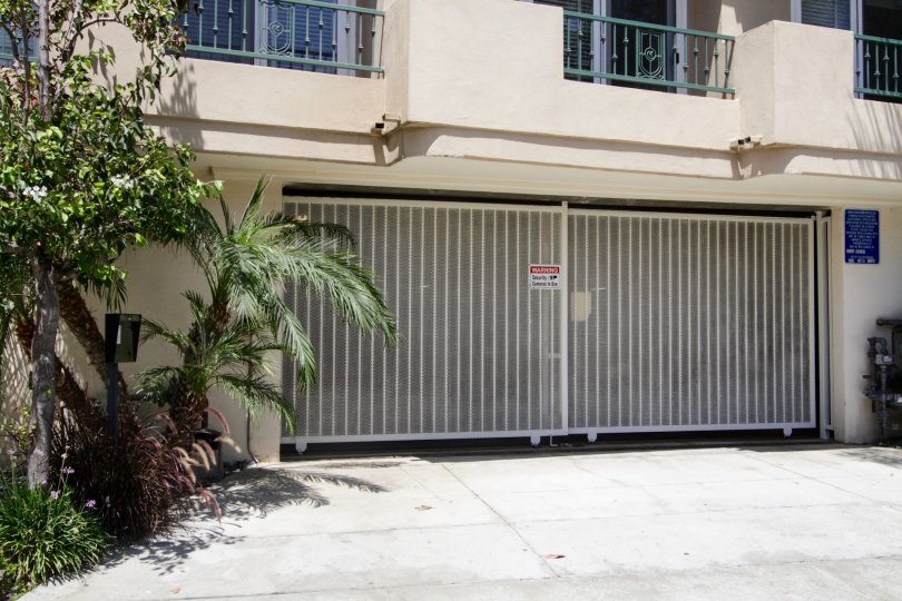 The private parking of Louisiana Heights in West LA
