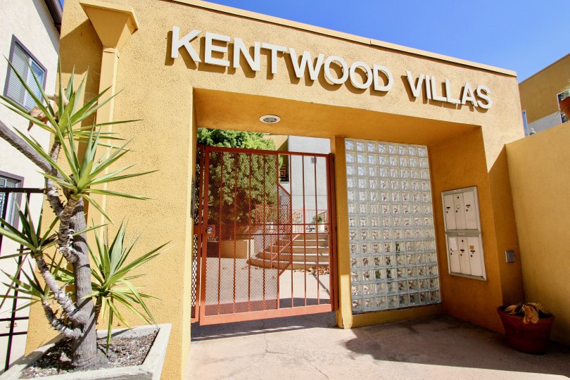 The entryway into Kentwood Villas