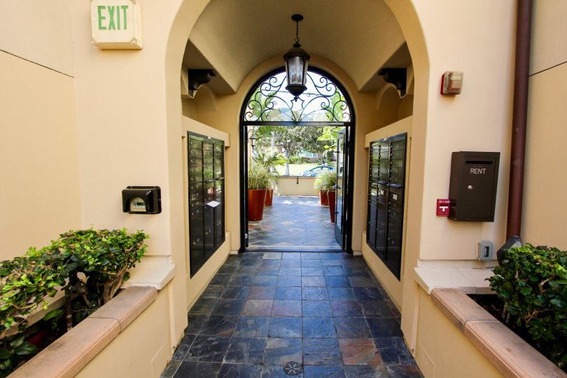The entryway into Villas at Kentwood