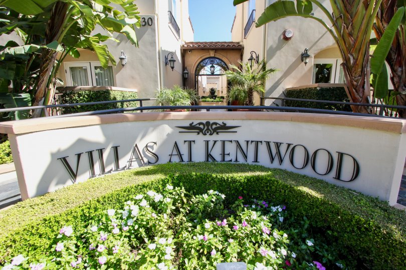 The sign in front of Villas at Kentwood