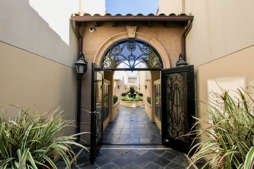 The entrance into Villas at Kentwood
