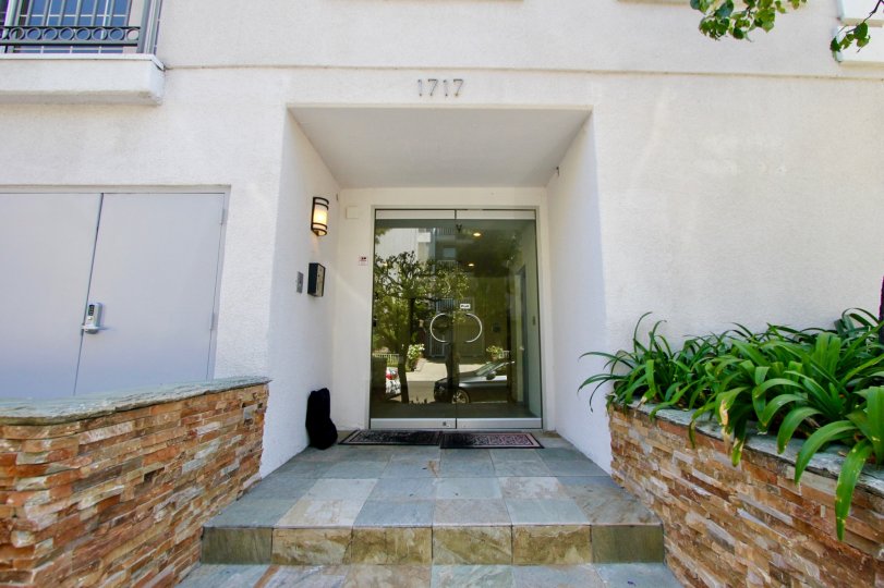 1717 Malcolm Regency Apartments in Westwood CA destination living at its best